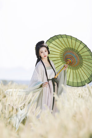 初中生的玉足脚底板怕痒